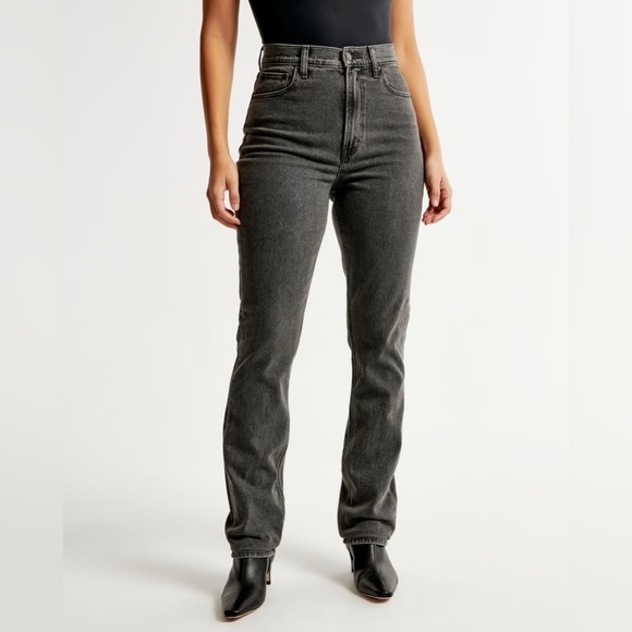 Abercrombie & Fitch Curve Love Ultra High Rise 90s Slim Straight Jean - Picture 2 of 11